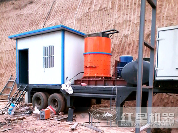 移動復(fù)合式破碎機(jī) 移動復(fù)合式破碎機(jī)