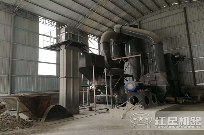 重晶石磨粉現(xiàn)場(chǎng)實(shí)拍圖二 重晶石磨粉現(xiàn)場(chǎng)實(shí)拍圖二