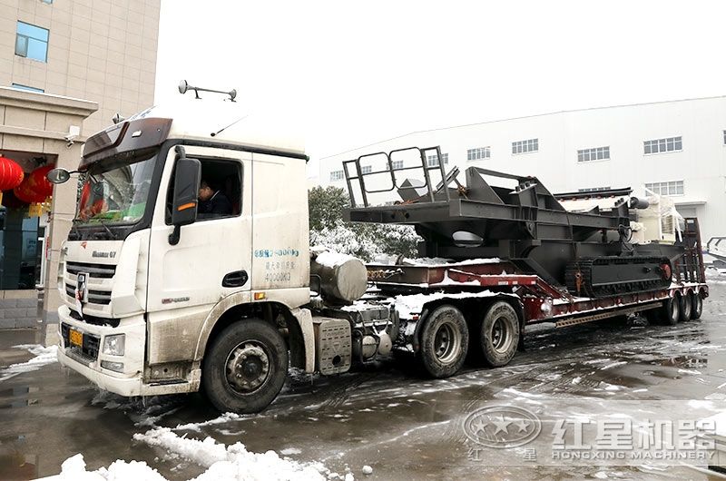 紅星履帶式移動破碎機出貨忙 紅星履帶式移動破碎機出貨忙