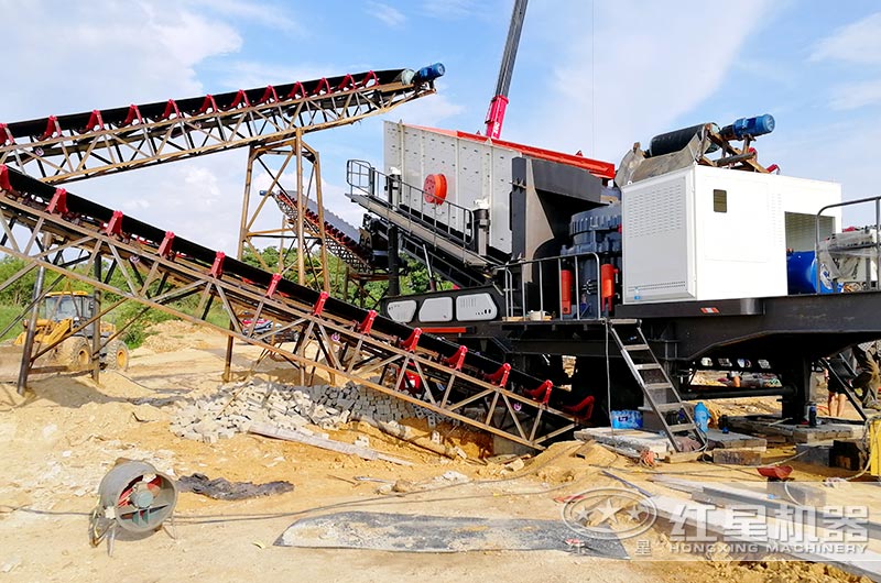 移動破碎站工作現(xiàn)場 移動破碎站工作現(xiàn)場