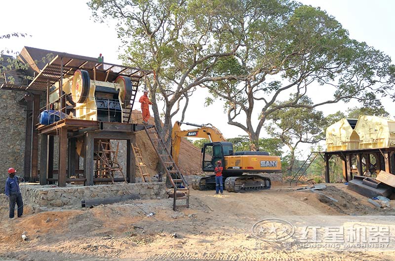 頁巖破碎、制砂海外生產現(xiàn)場搭建中