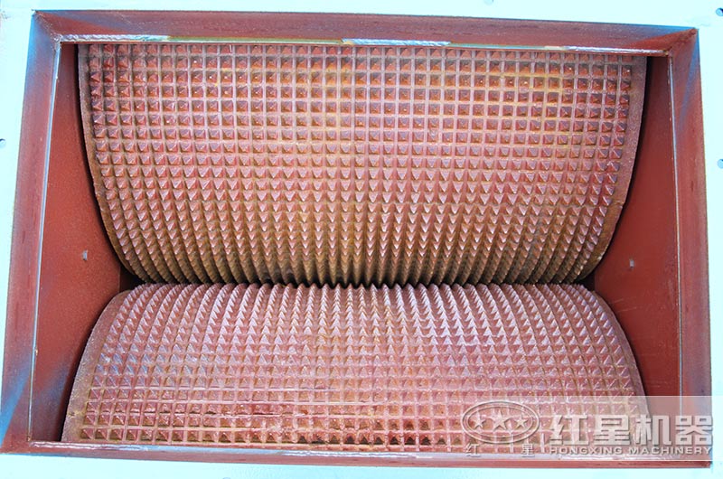 制砂選對輥破碎機還是沖擊式制沙機？