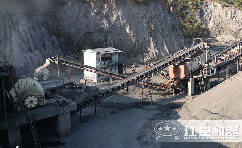 礦山破碎現(xiàn)場(chǎng) 礦山破碎現(xiàn)場(chǎng)