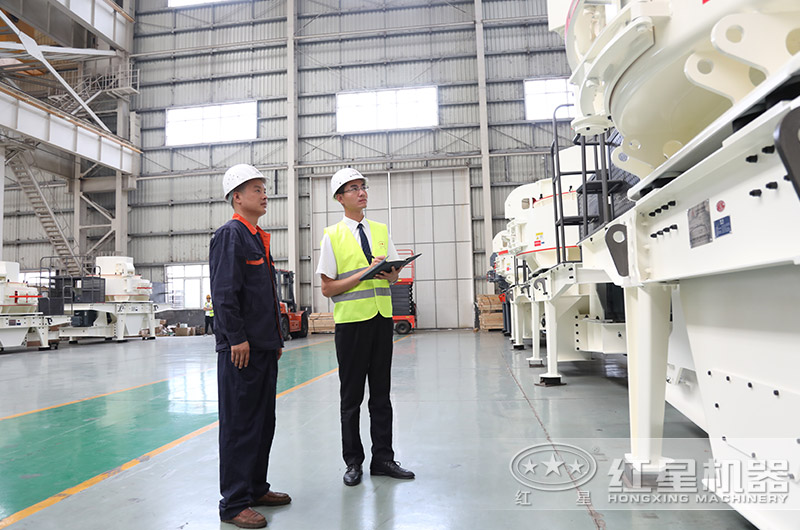 客戶投資機(jī)制砂生產(chǎn)來(lái)廠區(qū)考察設(shè)備 客戶投資機(jī)制砂生產(chǎn)來(lái)廠區(qū)考察設(shè)備