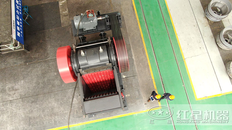 粗料破碎機一臺多少錢，每小時產(chǎn)量多少噸，有沒有現(xiàn)場視頻