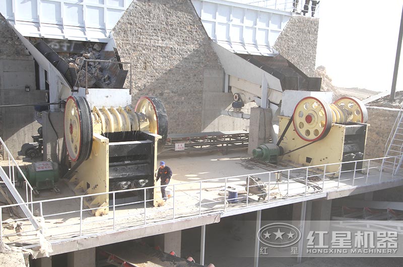 912顎式破石機(jī)產(chǎn)量是多少？一臺(tái)價(jià)格多少錢？